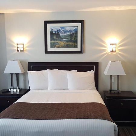 Travelodge By Wyndham Golden Sportsman Lodge Εξωτερικό φωτογραφία