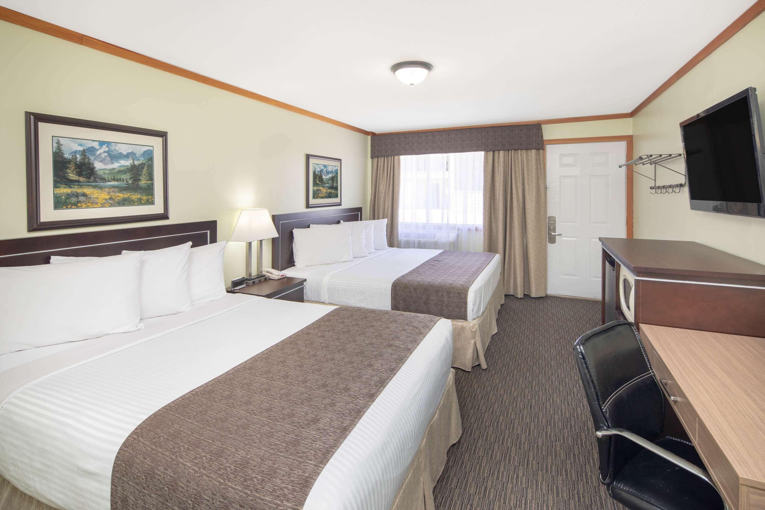 Travelodge By Wyndham Golden Sportsman Lodge Εξωτερικό φωτογραφία
