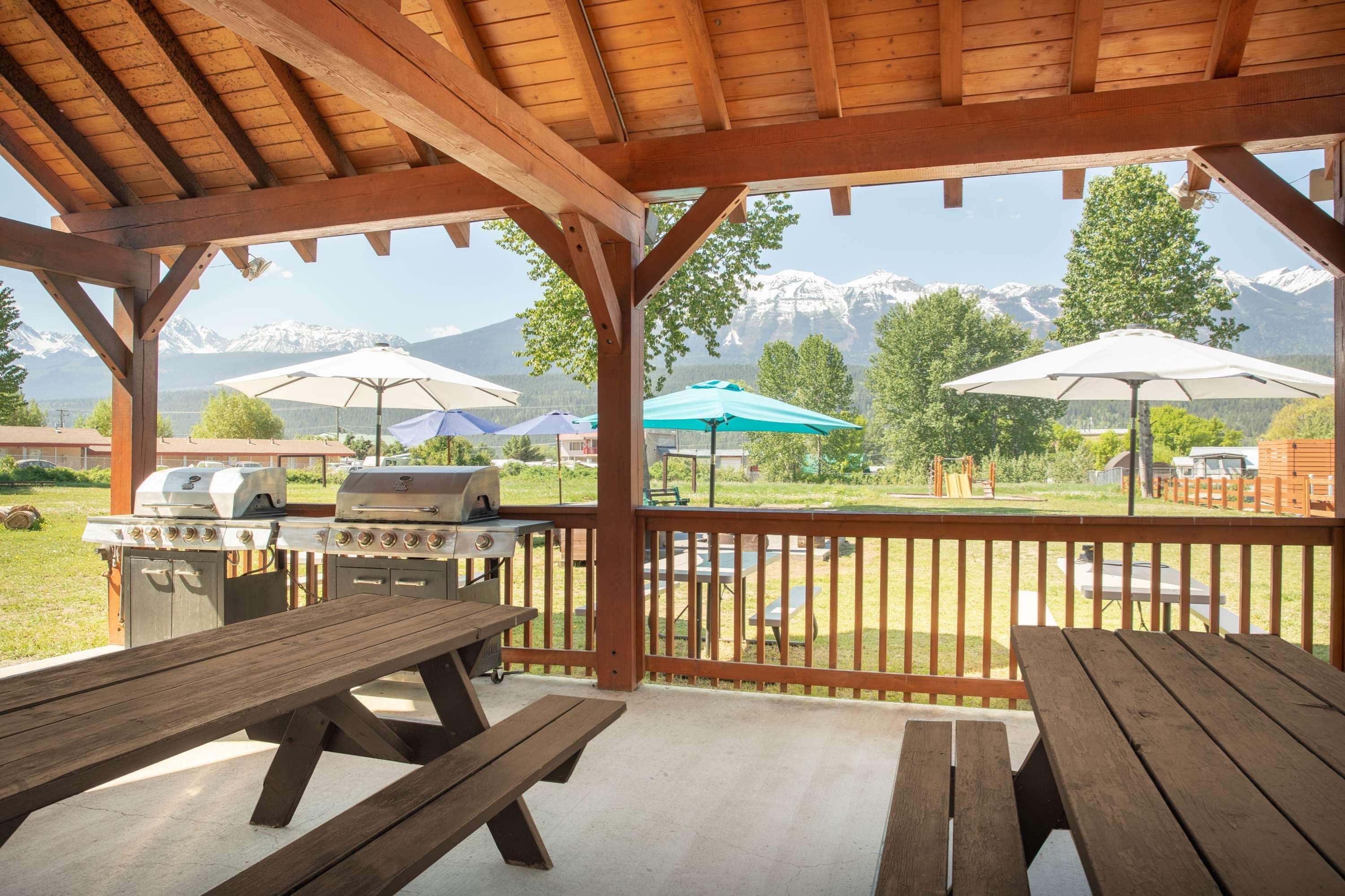 Travelodge By Wyndham Golden Sportsman Lodge Εξωτερικό φωτογραφία
