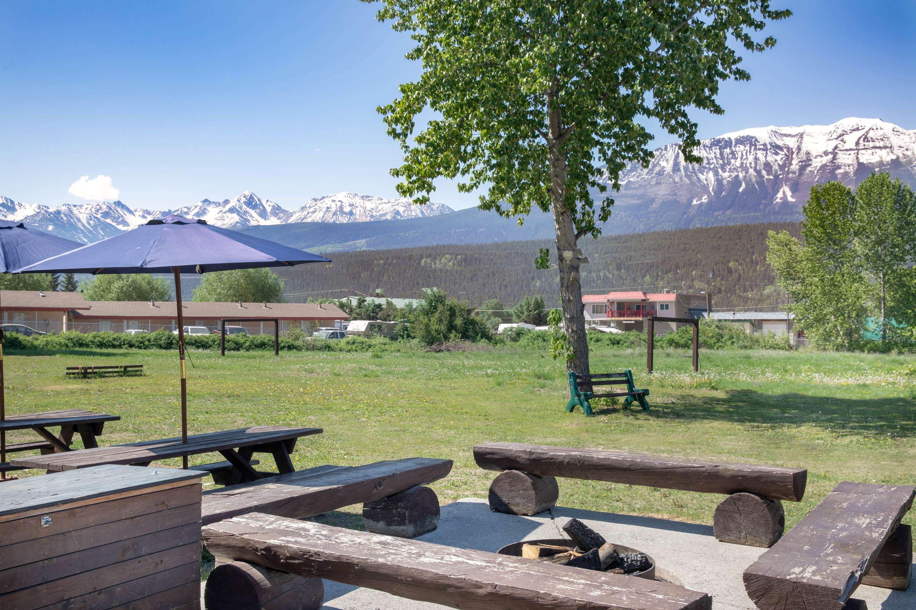 Travelodge By Wyndham Golden Sportsman Lodge Εξωτερικό φωτογραφία