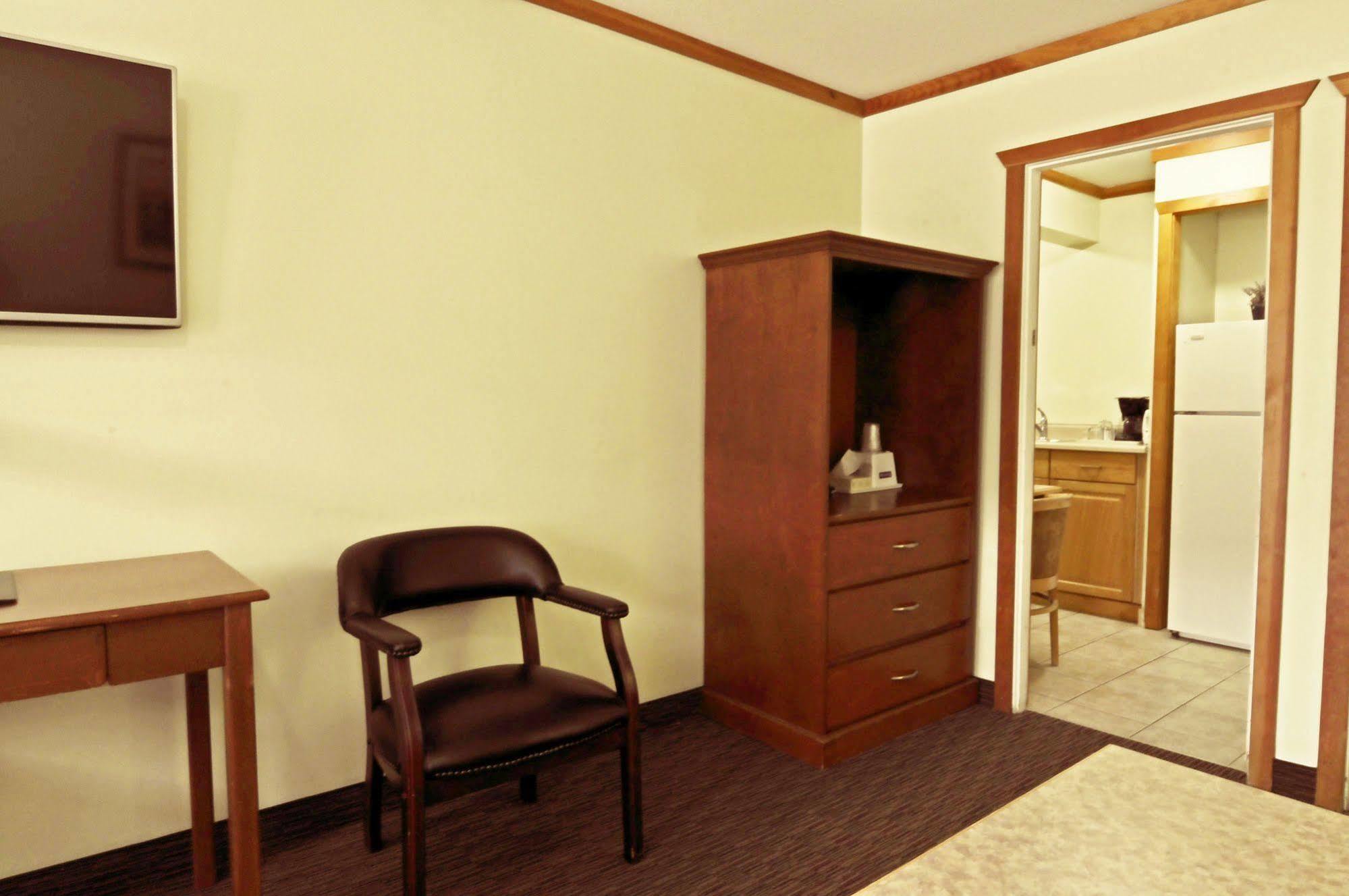 Travelodge By Wyndham Golden Sportsman Lodge Εξωτερικό φωτογραφία