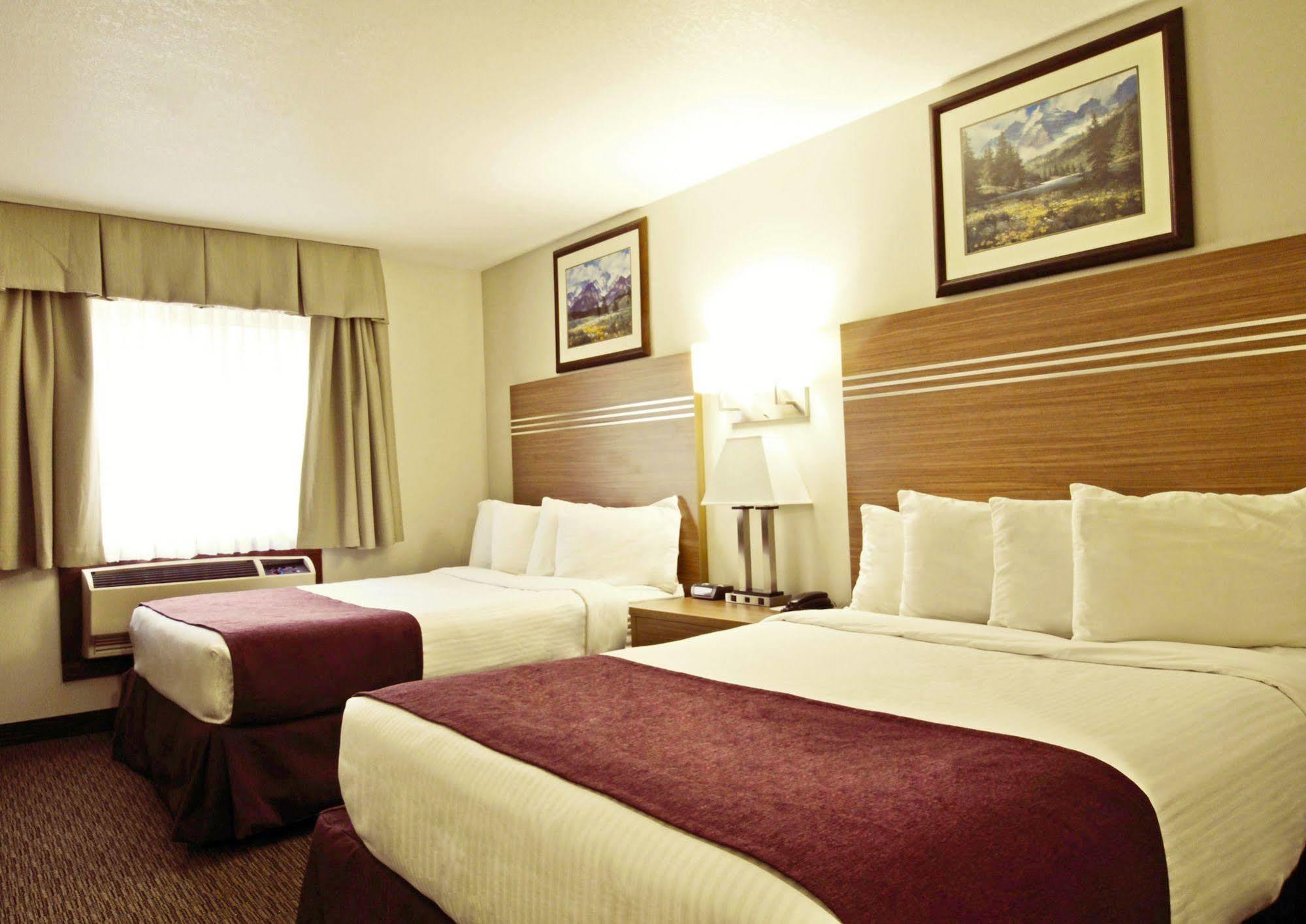 Travelodge By Wyndham Golden Sportsman Lodge Εξωτερικό φωτογραφία
