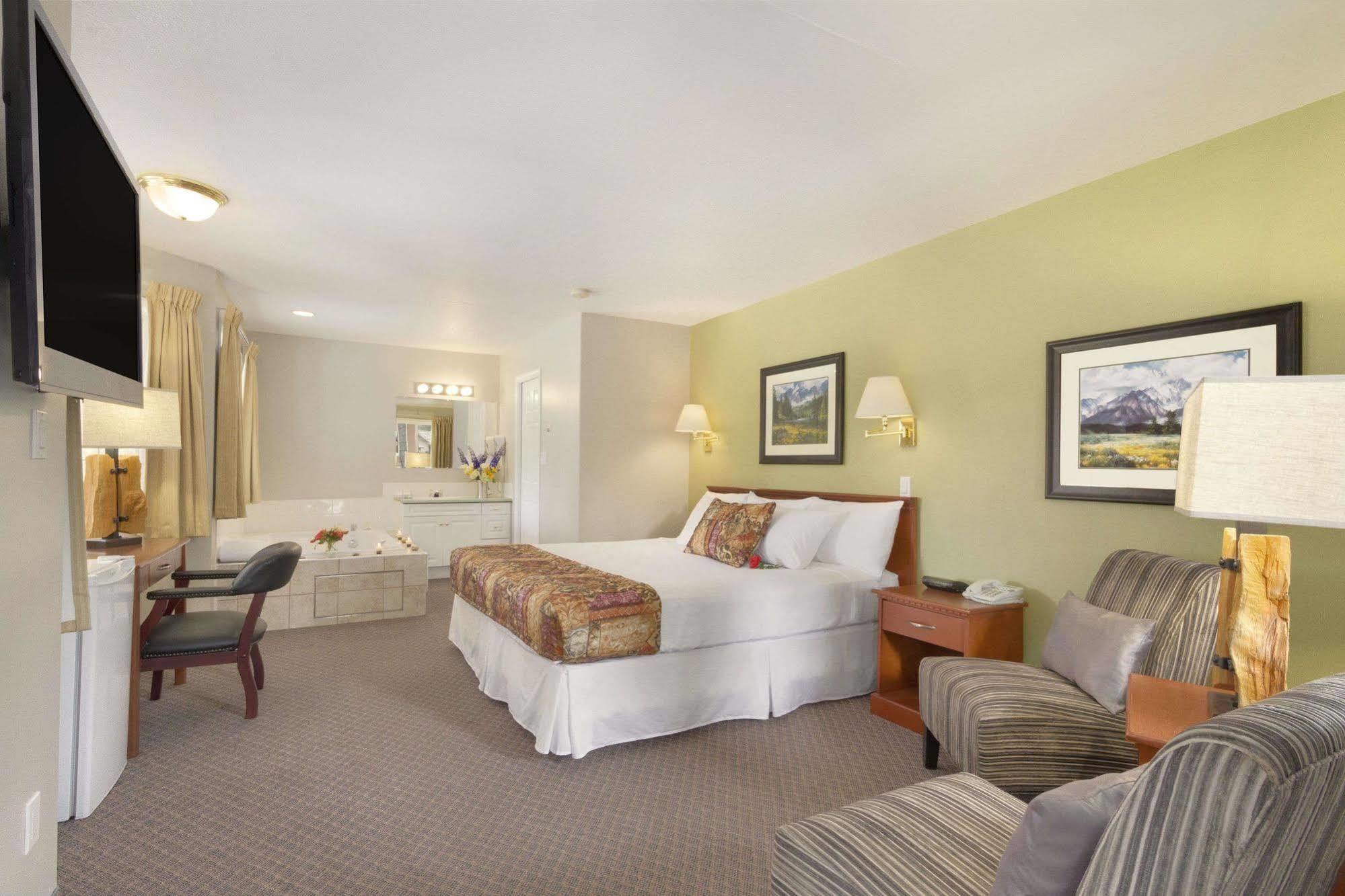 Travelodge By Wyndham Golden Sportsman Lodge Εξωτερικό φωτογραφία